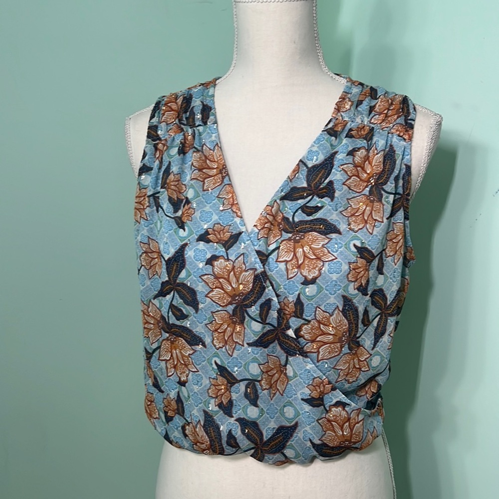 ⭐️ 2 for $15 Rachel Zoe floral print sleeveless faux wrap stretch blouse